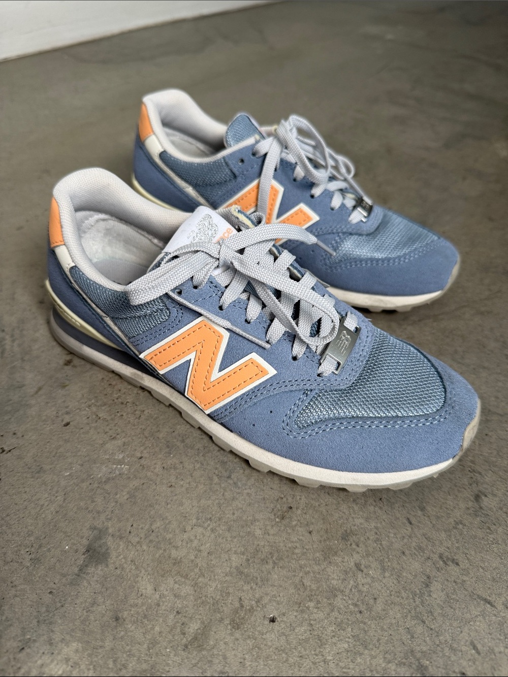 New Balance 996 Light Blue & Peach Casual Running Sneakers